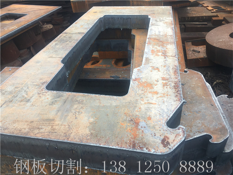 <b>Q235B钢板切割大型牌坊件</b>
