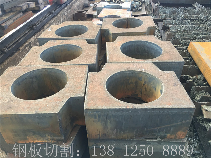 q235b钢板切割轴承座
